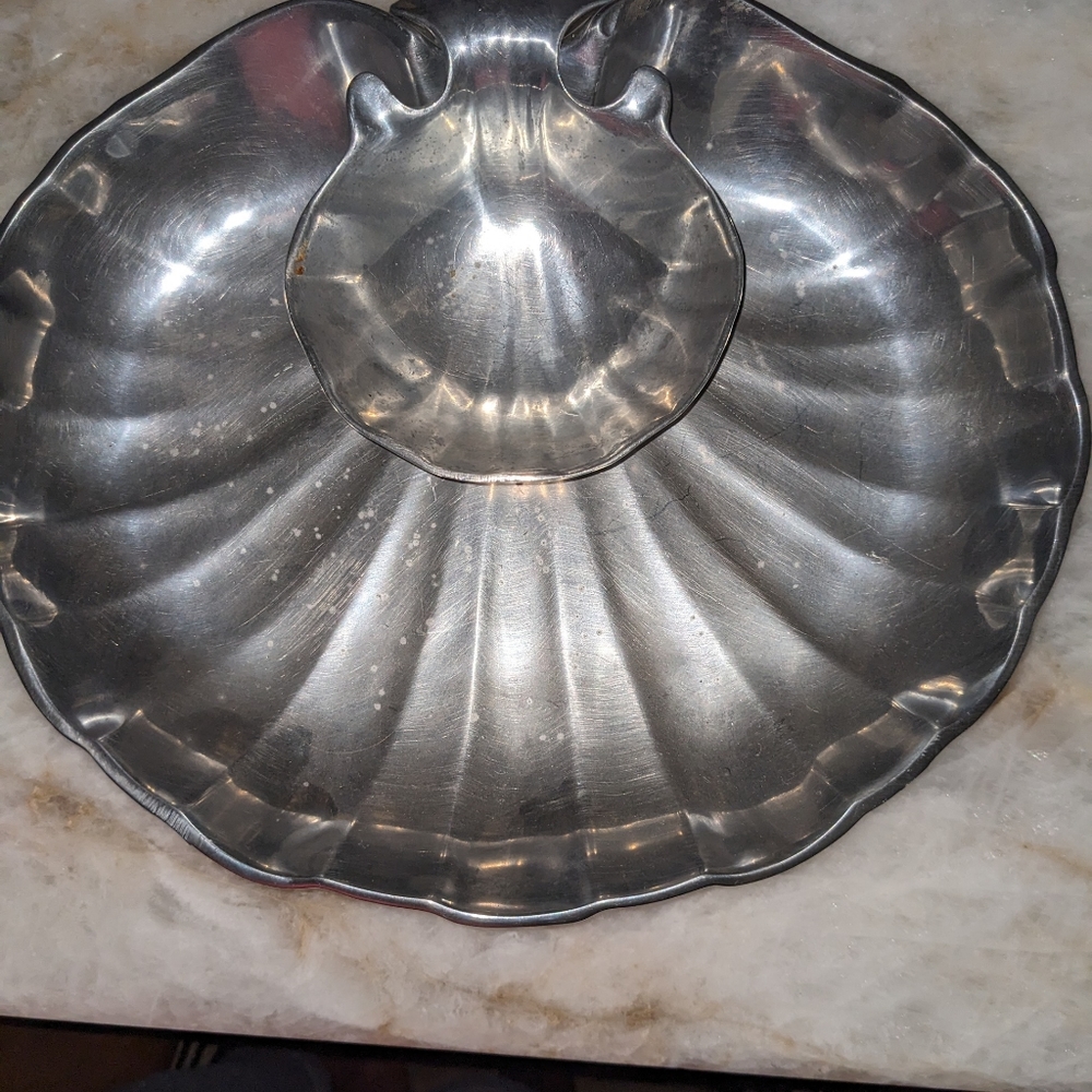 Wilton Armatale Shrimp serving tray